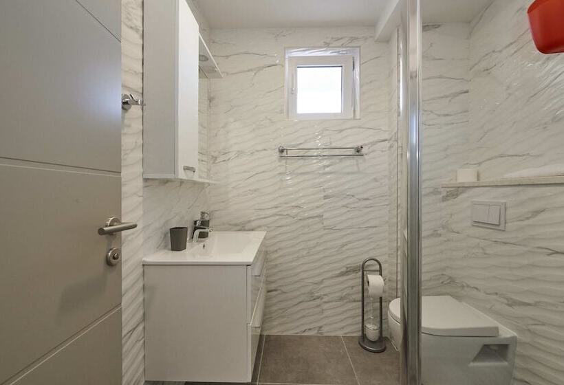 پانسیون Apartments & Rooms žaja