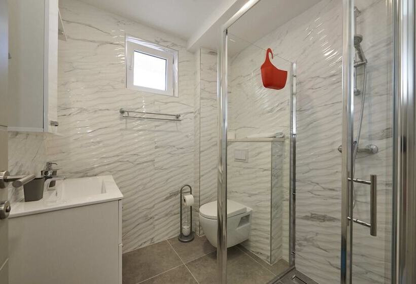 پانسیون Apartments & Rooms žaja