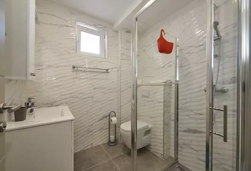 پانسیون Apartments & Rooms žaja