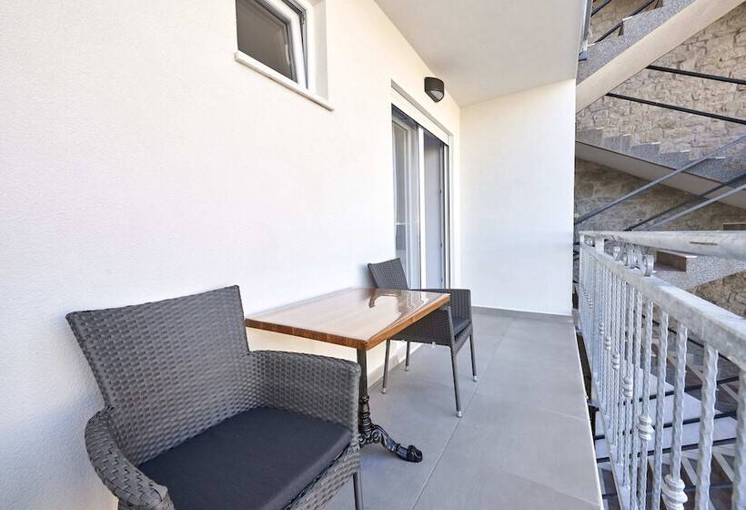 پانسیون Apartments & Rooms žaja