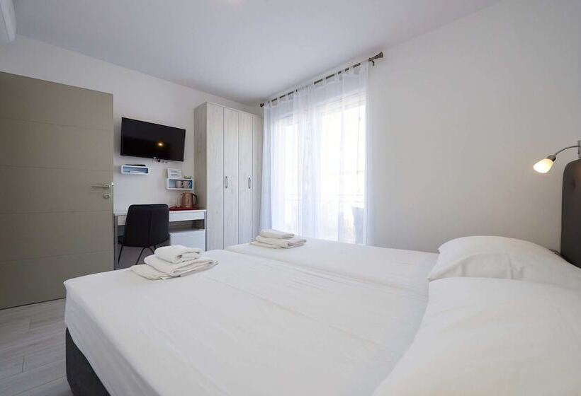 پانسیون Apartments & Rooms žaja