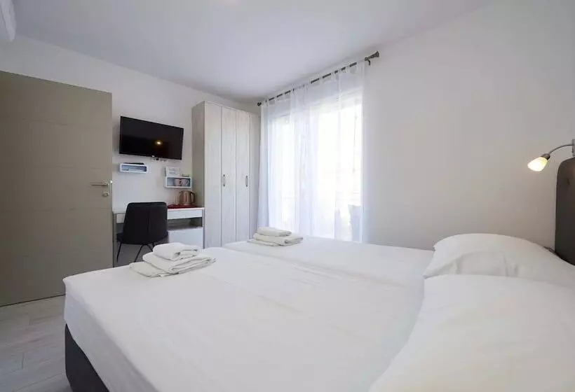 پانسیون Apartments & Rooms žaja