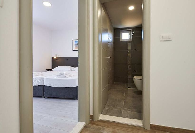 پانسیون Apartments & Rooms žaja