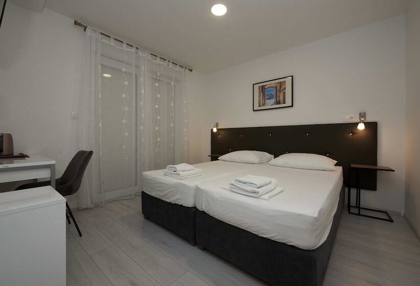 پانسیون Apartments & Rooms žaja