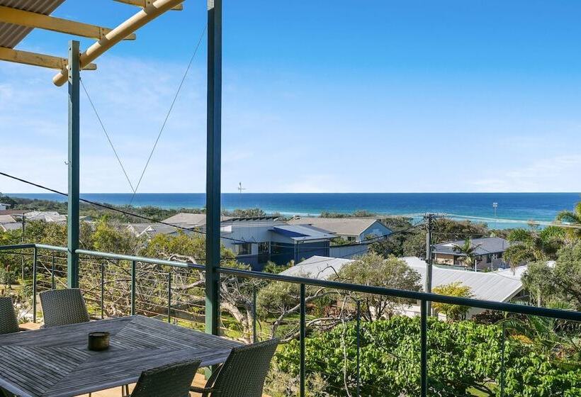 Peregian Beach House   2/22 Avocet Parade
