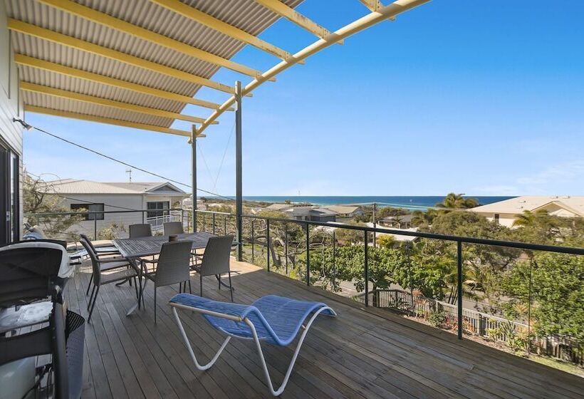 Peregian Beach House   2/22 Avocet Parade