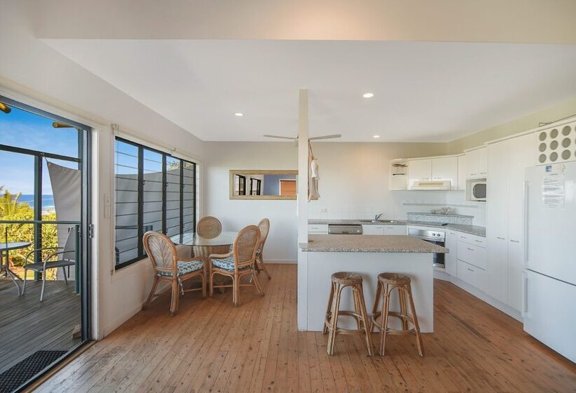 Peregian Beach House   2/22 Avocet Parade