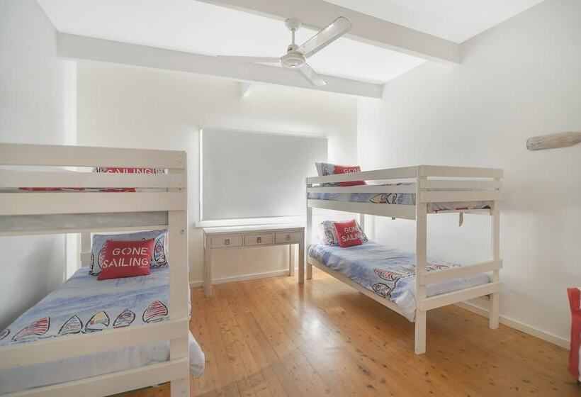 Peregian Beach House   2/22 Avocet Parade