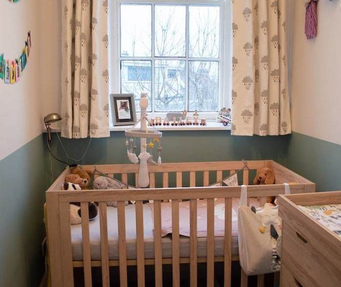 Stockbridge Family Home With Private Garden