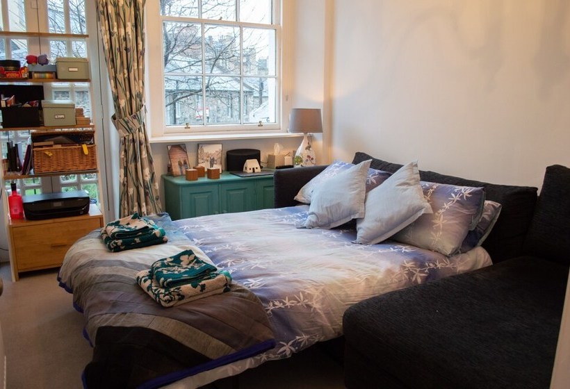 Stockbridge Family Home With Private Garden