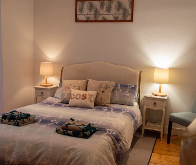 Stockbridge Family Home With Private Garden