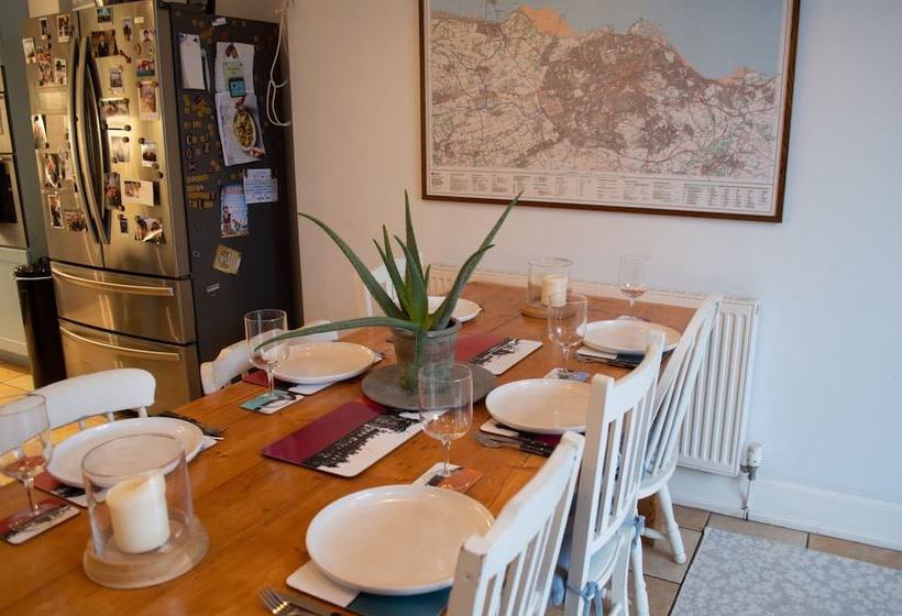 Stockbridge Family Home With Private Garden