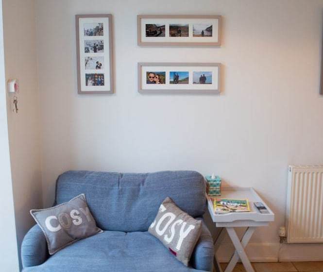 Stockbridge Family Home With Private Garden