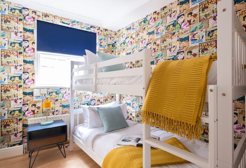 The Kensington Palace Mews   Bright & Modern 6bdr House With Parking Space