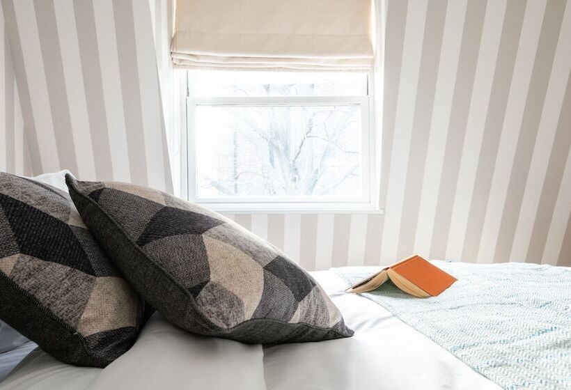 The Kensington Palace Mews   Bright & Modern 6bdr House With Parking Space