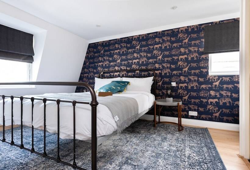 The Kensington Palace Mews   Bright & Modern 6bdr House With Parking Space