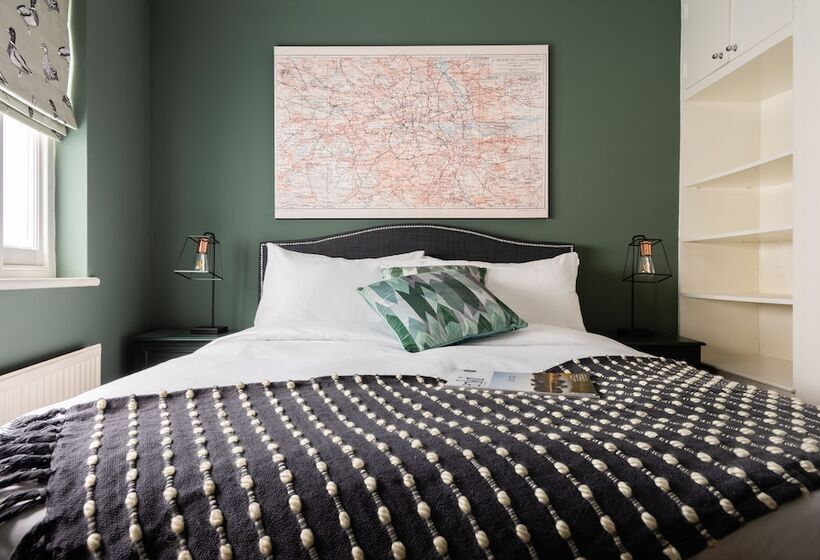 The Kensington Palace Mews   Bright & Modern 6bdr House With Parking Space