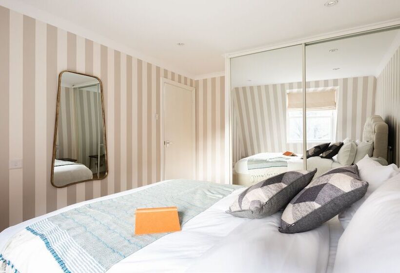 The Kensington Palace Mews   Bright & Modern 6bdr House With Parking Space