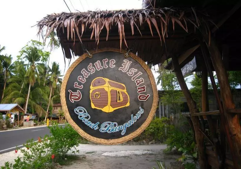 Hotelli Treasure Island Beach Bungalows