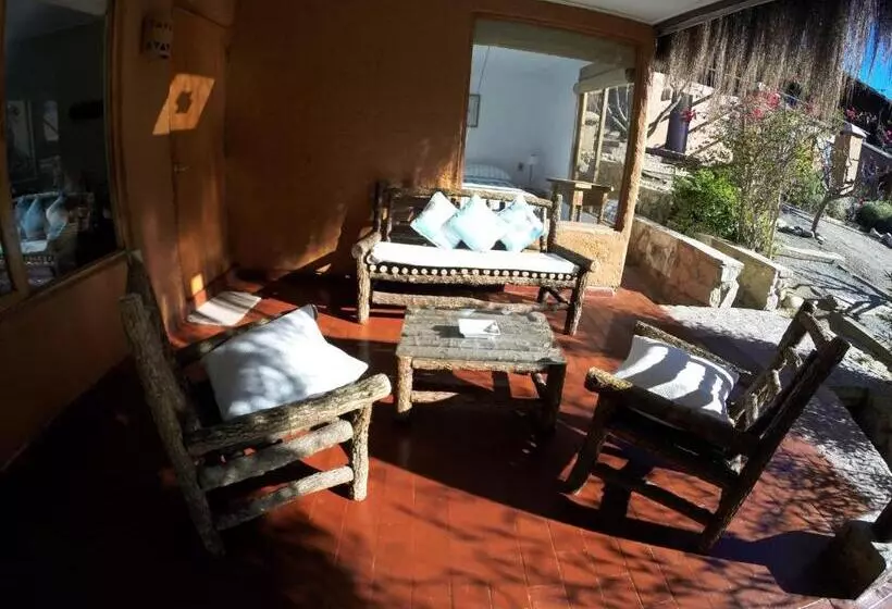 Aamiaismajoitus (B&B) Refugio Misterios Del Elqui