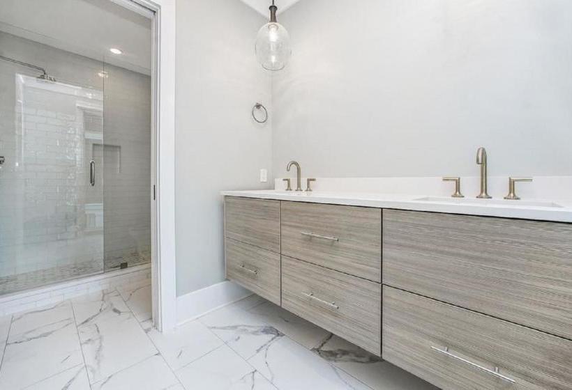 Exclusive Stays In Cadiz