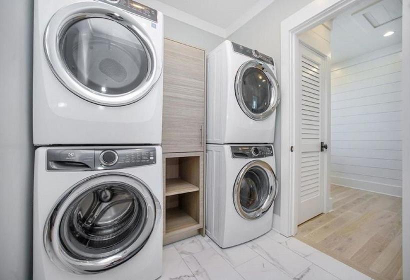 Exclusive Stays In Cadiz