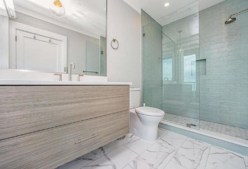 Exclusive Stays In Cadiz