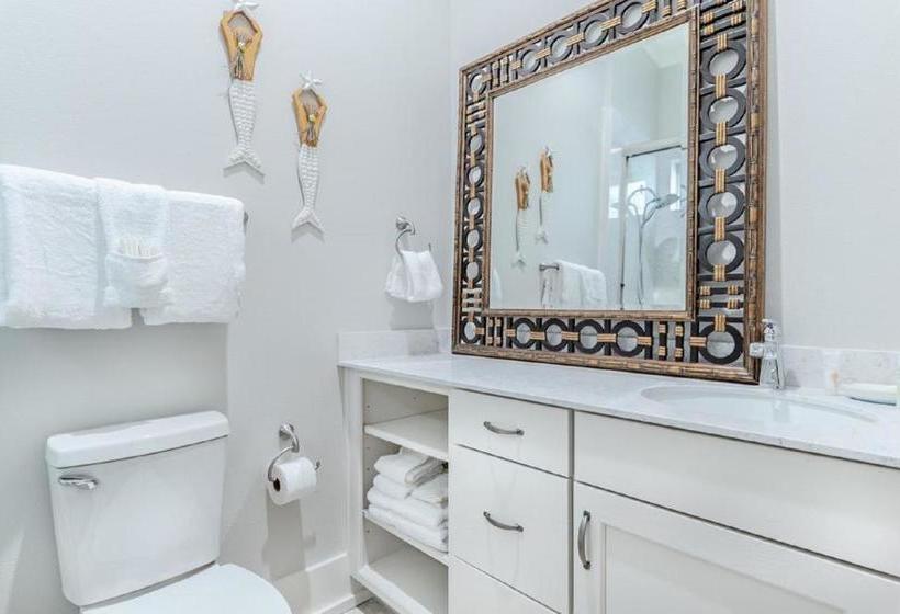 Exclusive Stays In Cadiz