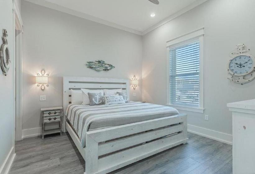 Exclusive Stays In Cadiz