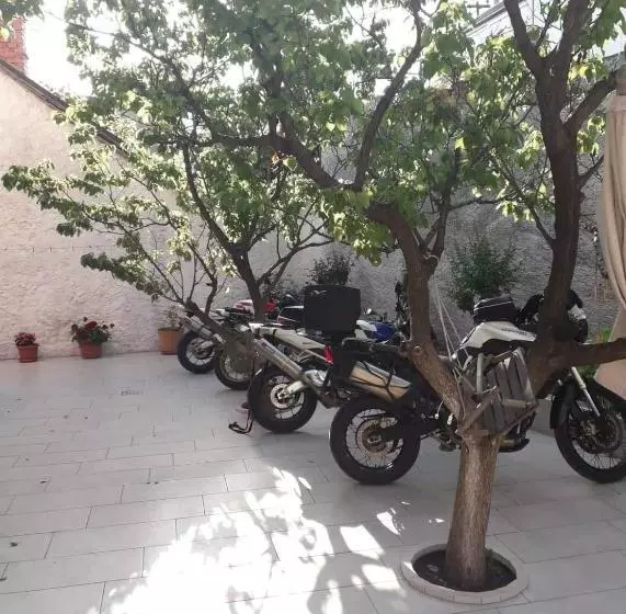 Hostel Bojo