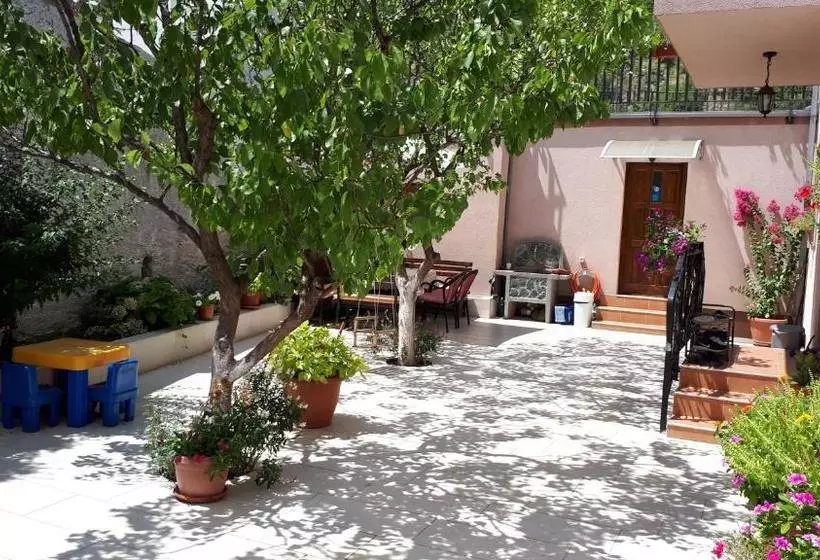 Hostel Bojo
