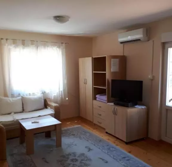 Hostel Bojo