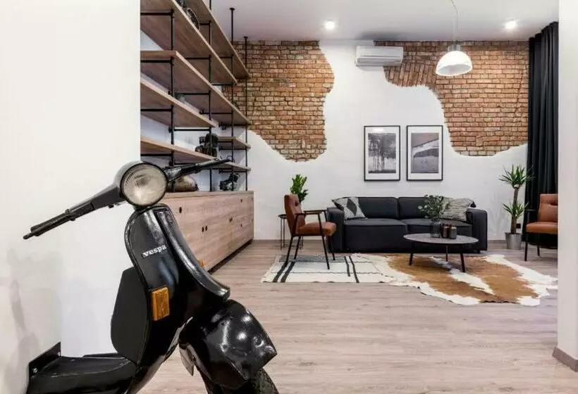 Hotelli Apartmánový Dům U Tomana