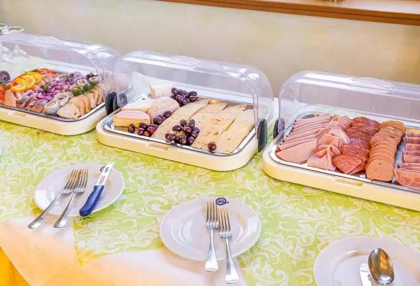 Hotelli Fischhaus Am Kleinen Glubigsee