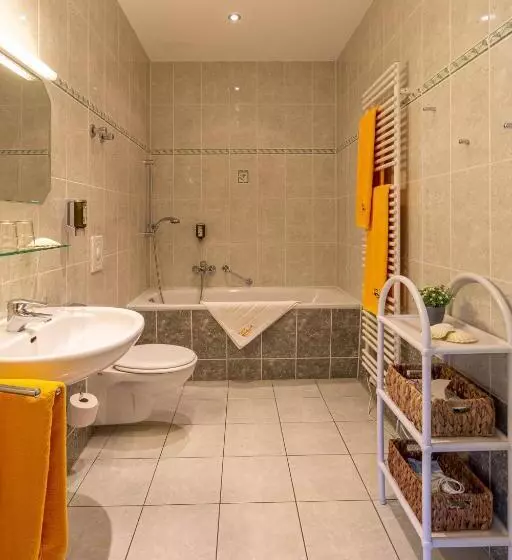 Hotelli Fischhaus Am Kleinen Glubigsee