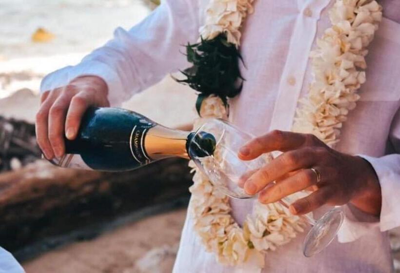 هتل Ocean Escape Resort & Spa