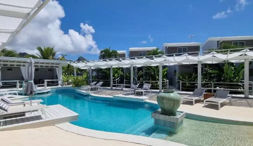 هتل Ocean Escape Resort & Spa