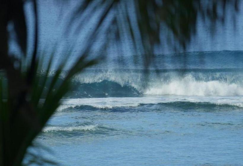 هتل Ocean Escape Resort & Spa