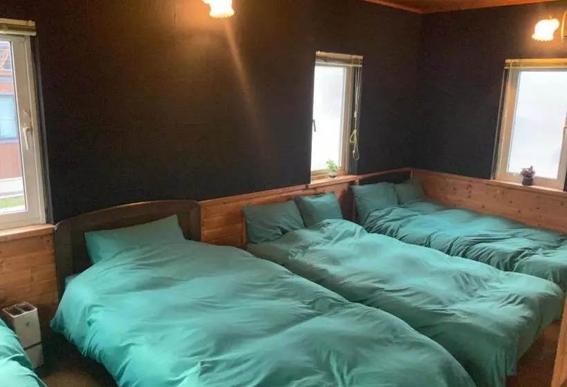 پانسیون Ninjaart Furano Cottage