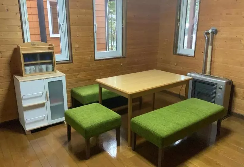 پانسیون Ninjaart Furano Cottage