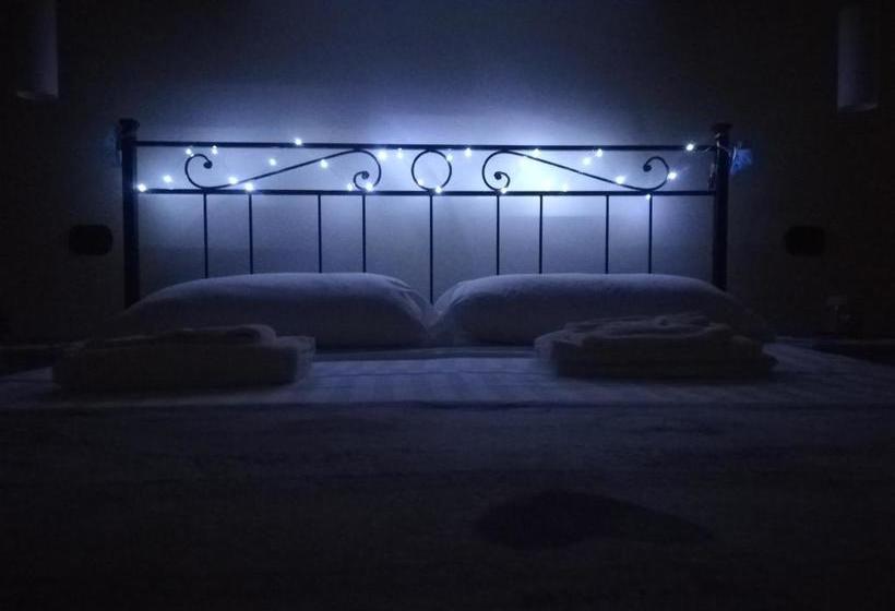 تختخواب و صبحانه City Life Pompeii  Suite Queen Deluxe