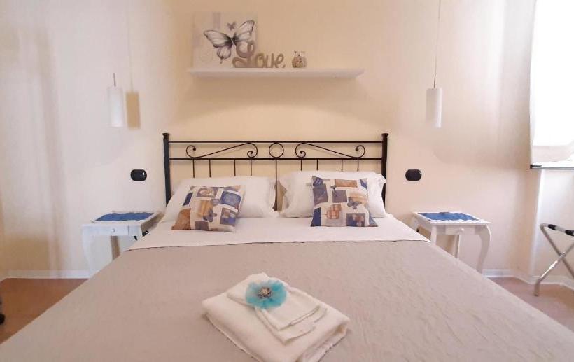 تختخواب و صبحانه City Life Pompeii  Suite Queen Deluxe