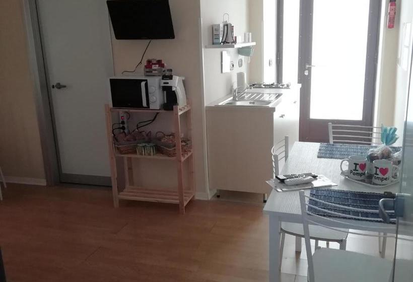 تختخواب و صبحانه City Life Pompeii  Suite Queen Deluxe