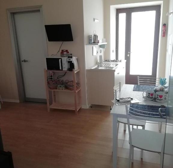 تختخواب و صبحانه City Life Pompeii  Suite Queen Deluxe