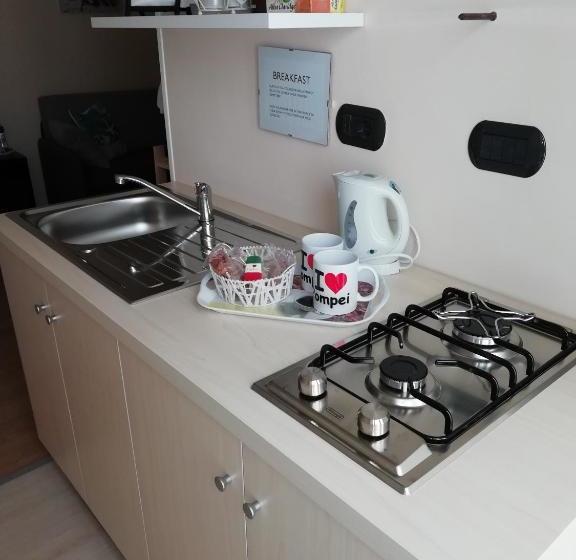 تختخواب و صبحانه City Life Pompeii  Suite Queen Deluxe