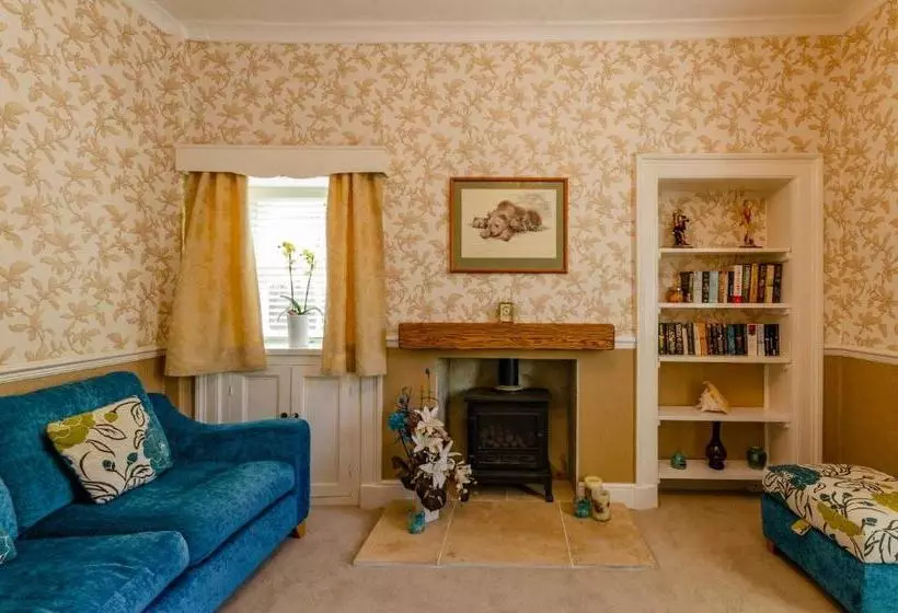 Aamiaismajoitus (B&B) Pinfold House