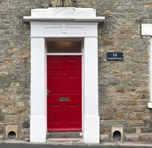 تختخواب و صبحانه Pinfold House