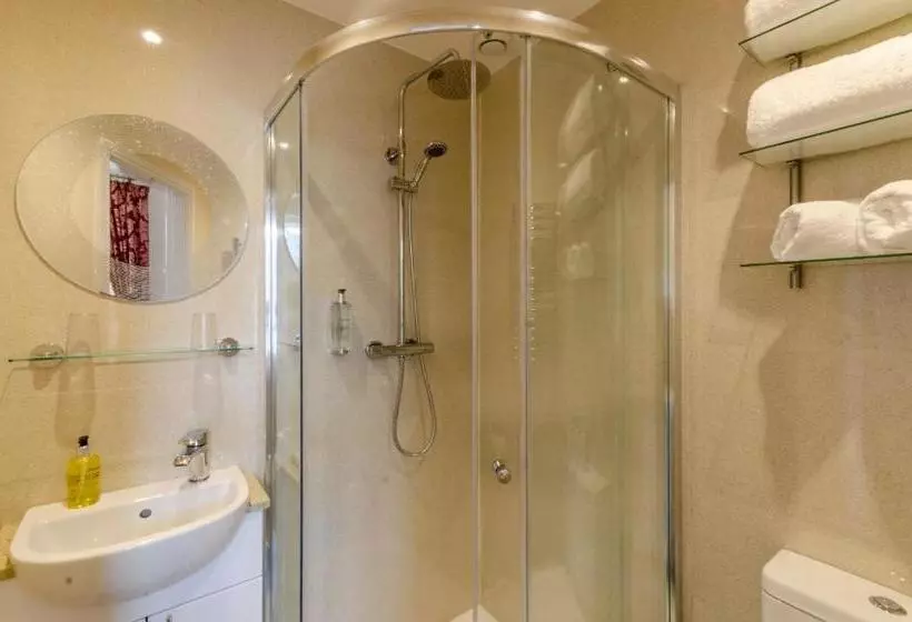 Aamiaismajoitus (B&B) Pinfold House