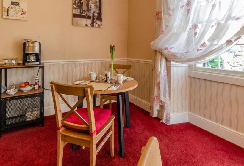 تختخواب و صبحانه Pinfold House