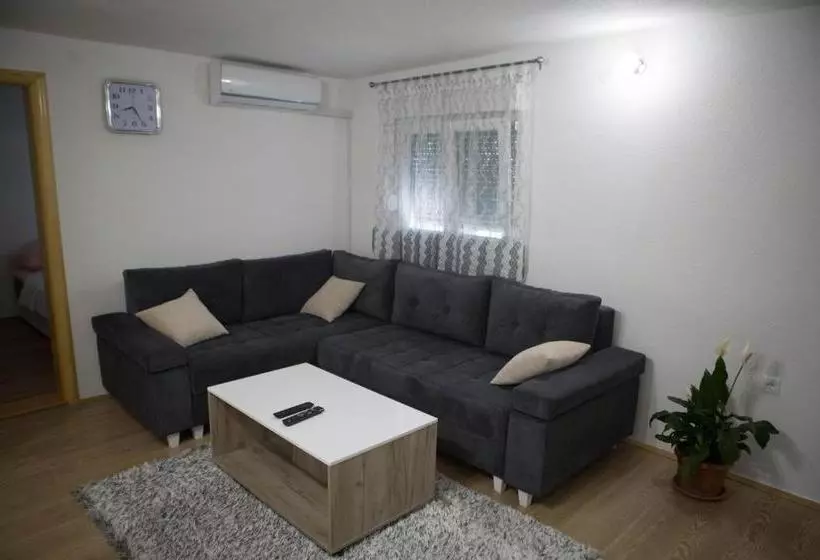 پانسیون Apartman Miloš